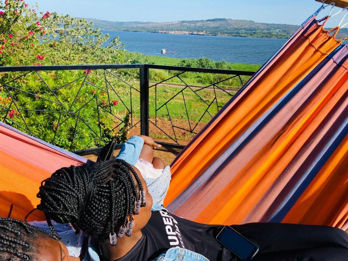 Home Onthe Nile Dorm Джинджа Экстерьер фото